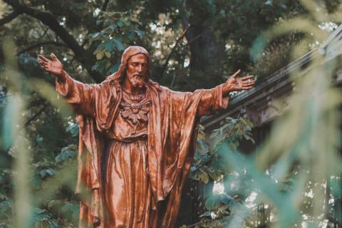 A statue of Jesus in Montreal